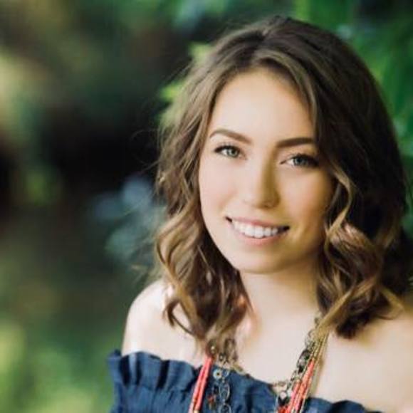 Meet your Posher, Allison - Picture 1 of 1